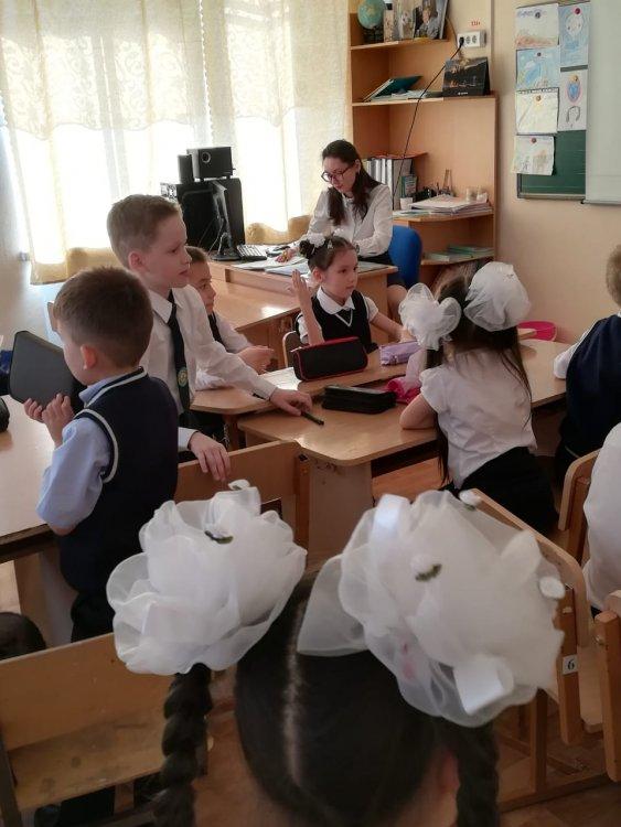 Викторина "Путешествие по дорогам сказок"