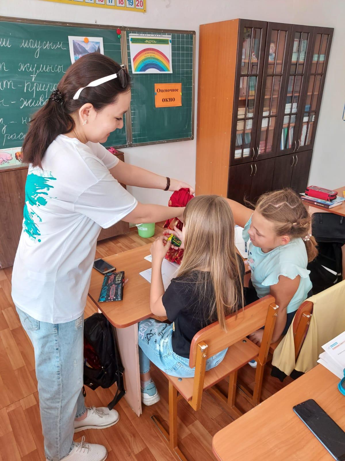 Интеллектуально-развлекательная игра "Говорим на казахском языке" в Летней школе