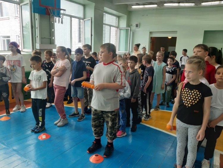 Жазғы мектепте «Балалық шақ - біз» атты көңілді бастау - Весёлые старты "Детство - это мы" в Летней школе