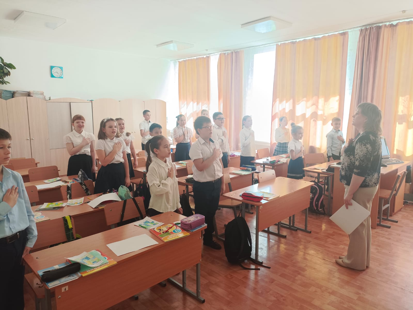 Общереспубликанский единый классный час "Білімім-Отаныма!"